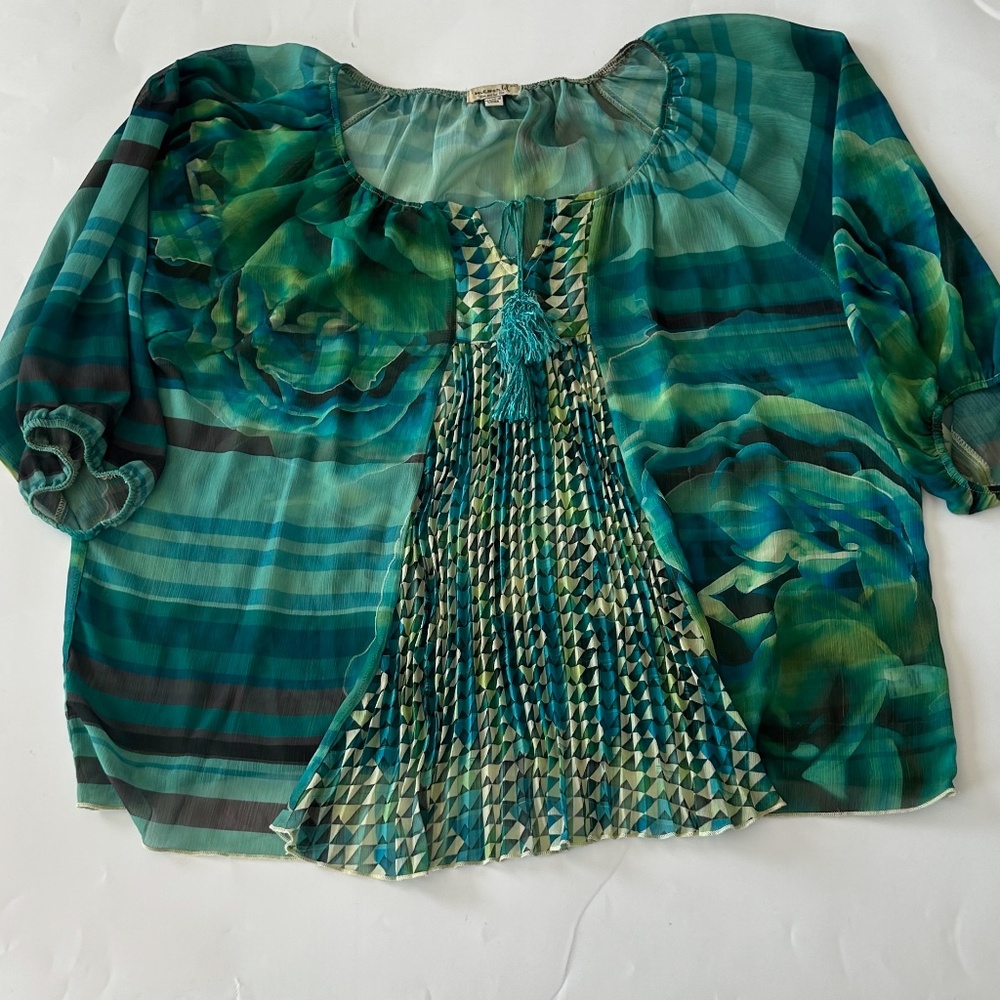 emerald Women's Floral Green/Blue Blouse Size XL EUC